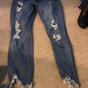 Shake the distressed jeans